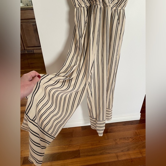 Perfect summer jumpsuit. Size medium. - Picture 2 of 6